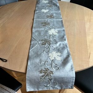 BELLA LUX 13”x70” Table Runner Silver Fall Leaves Fall Drcor